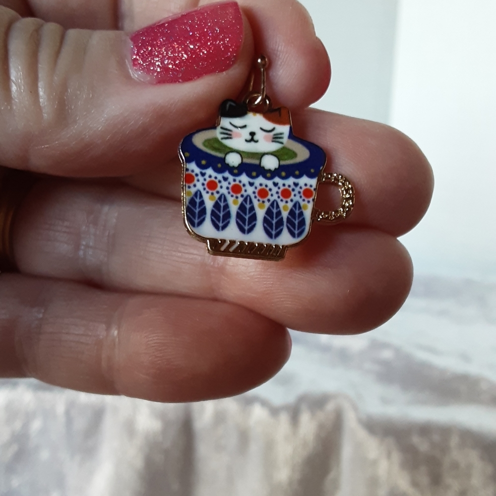 Handcrafted Cat In Tea Cup Pierced Dangle  Earrings Blue - Picture 3 of 3